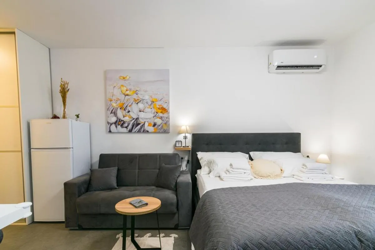 Image 5 of Studio Apartment Mot