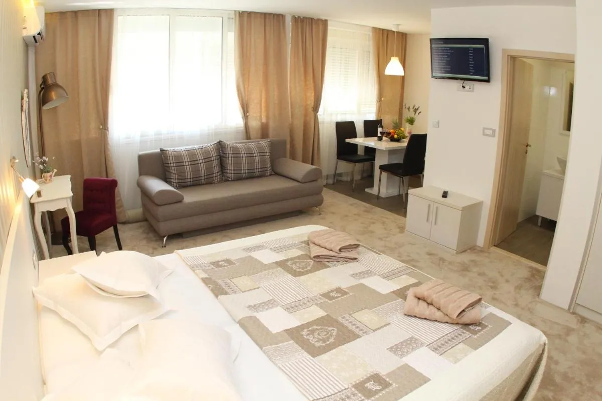 Image 4 of Studio Apartments Mirakul