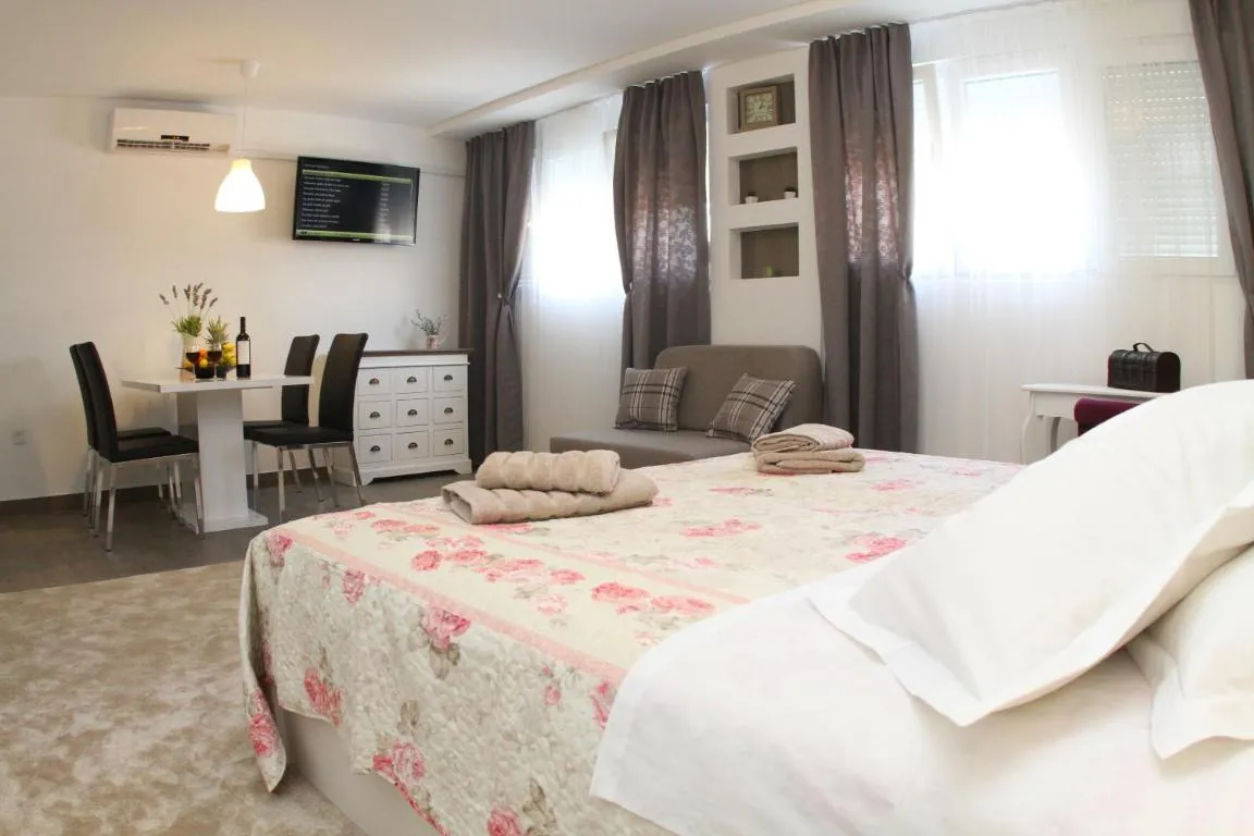 Image of Studio Apartments Mirakul