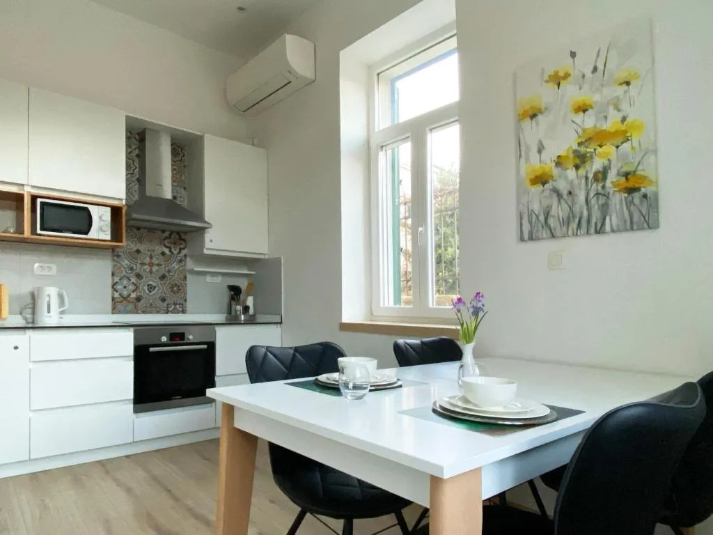 Image of Studio Apt Orchard on Rokova St – 5 min Walk to the Old Town of Split