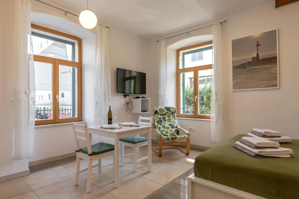 Image 4 of Studio apartment Džapo