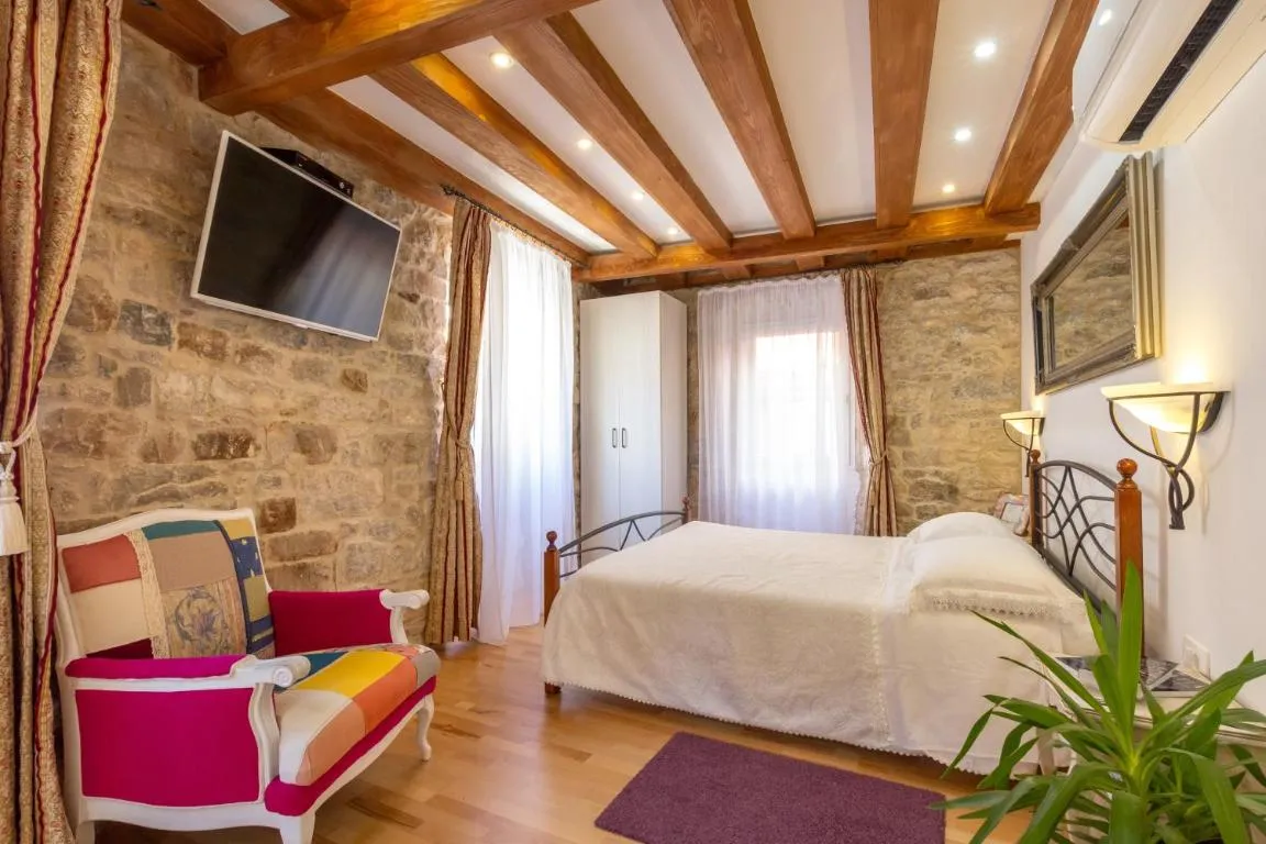 Image of Studios Aurelia Palace