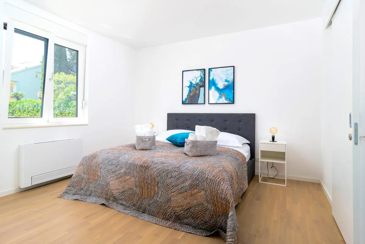 Image 5 of Stunning KASUNI Beach Apartments in Split