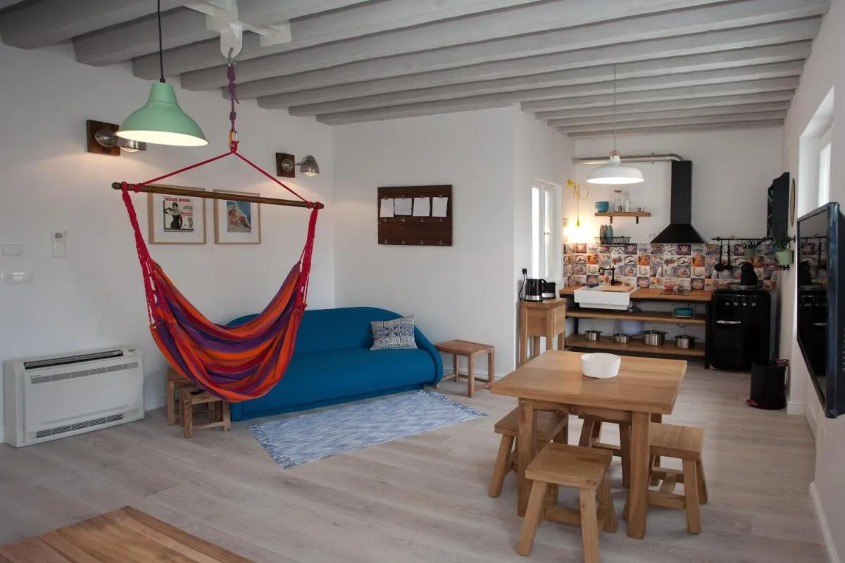 Image 3 of Stylish Theatre Apartments