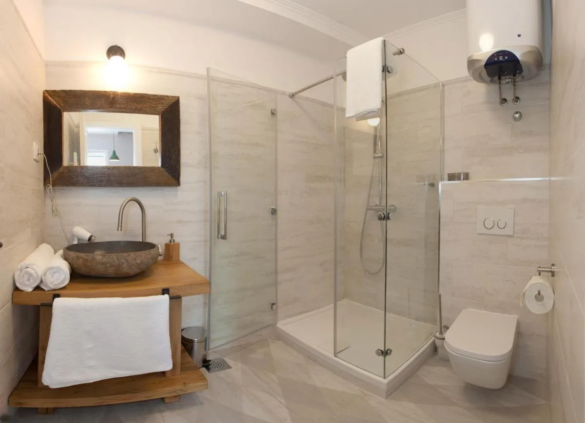 Image 2 of Stylish Theatre Apartments