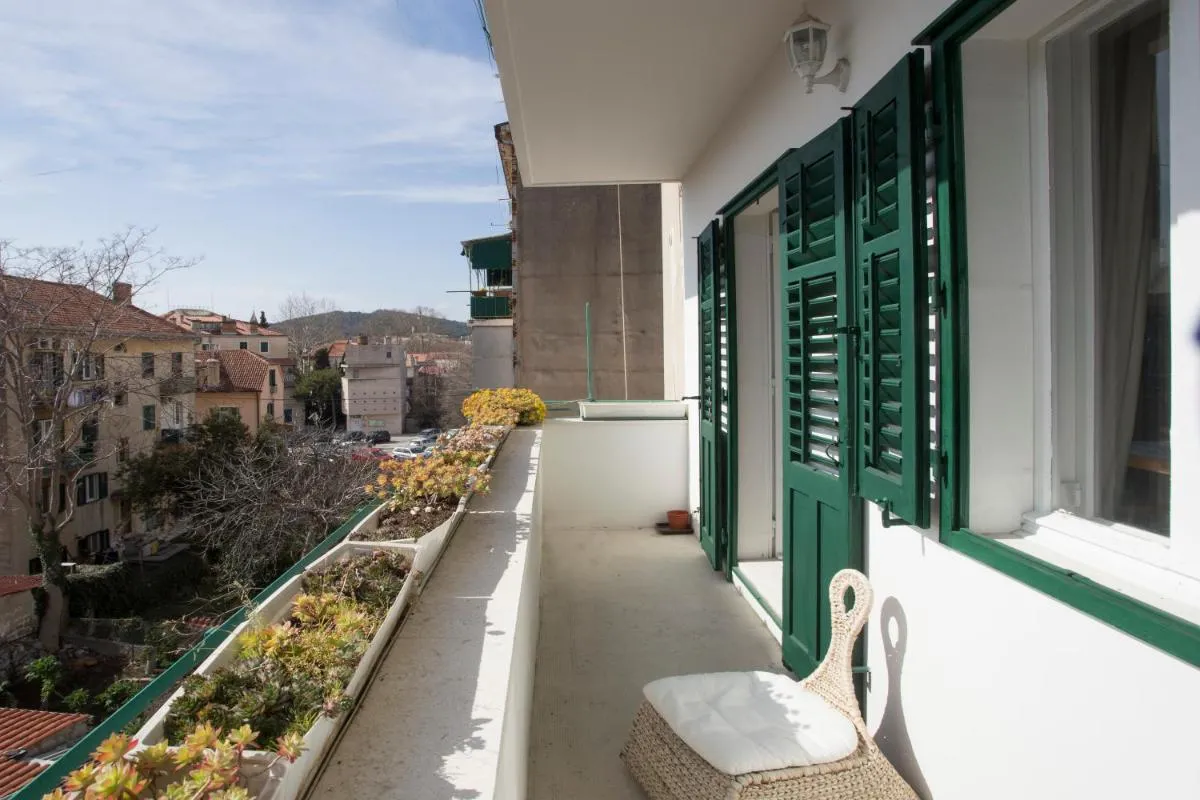 Image 5 of Stylish Theatre Apartments