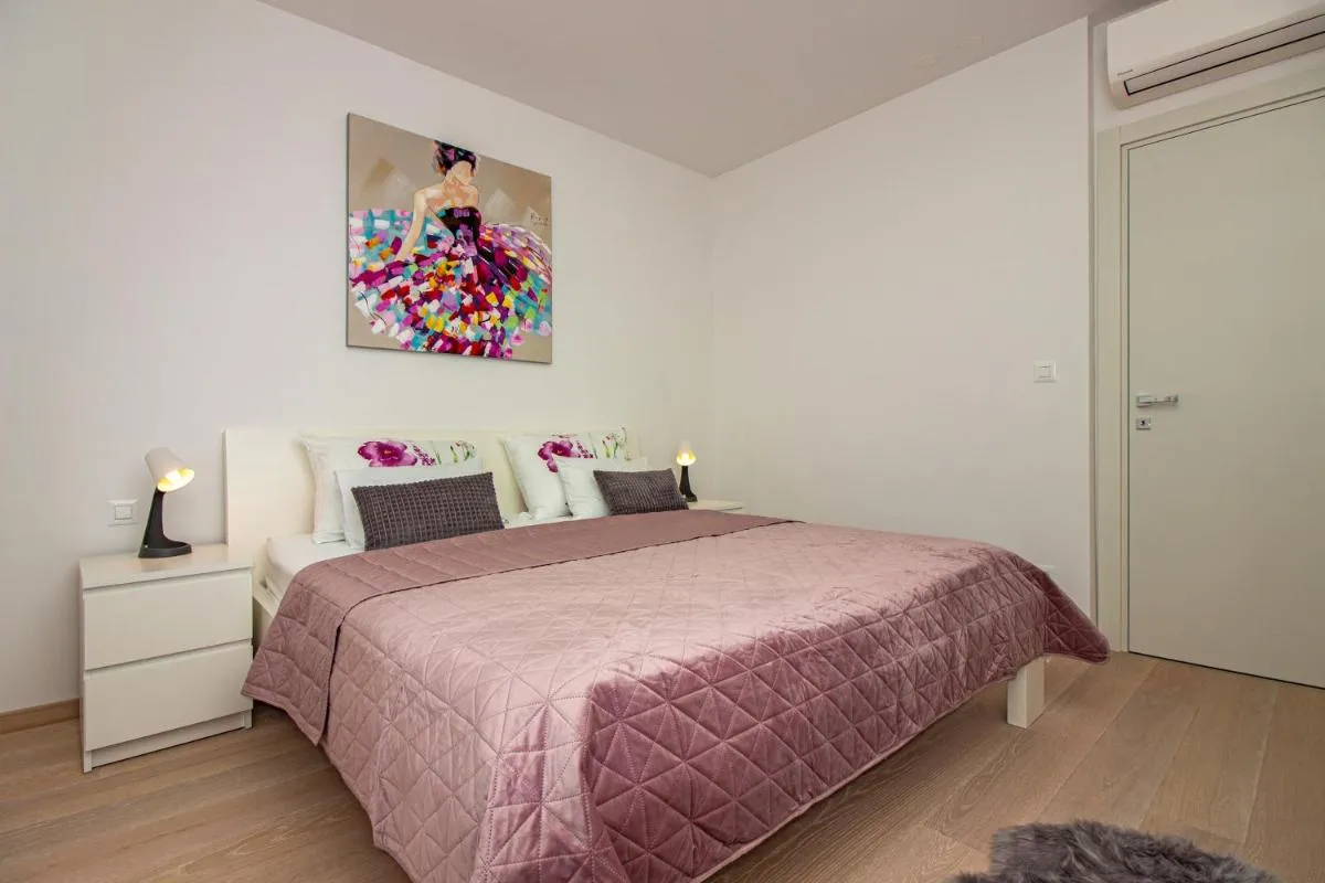 Image 1 of Suite SoLe Mia