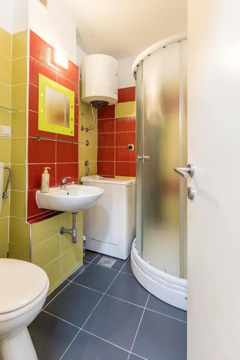 Image 3 of Sunny City Apartment