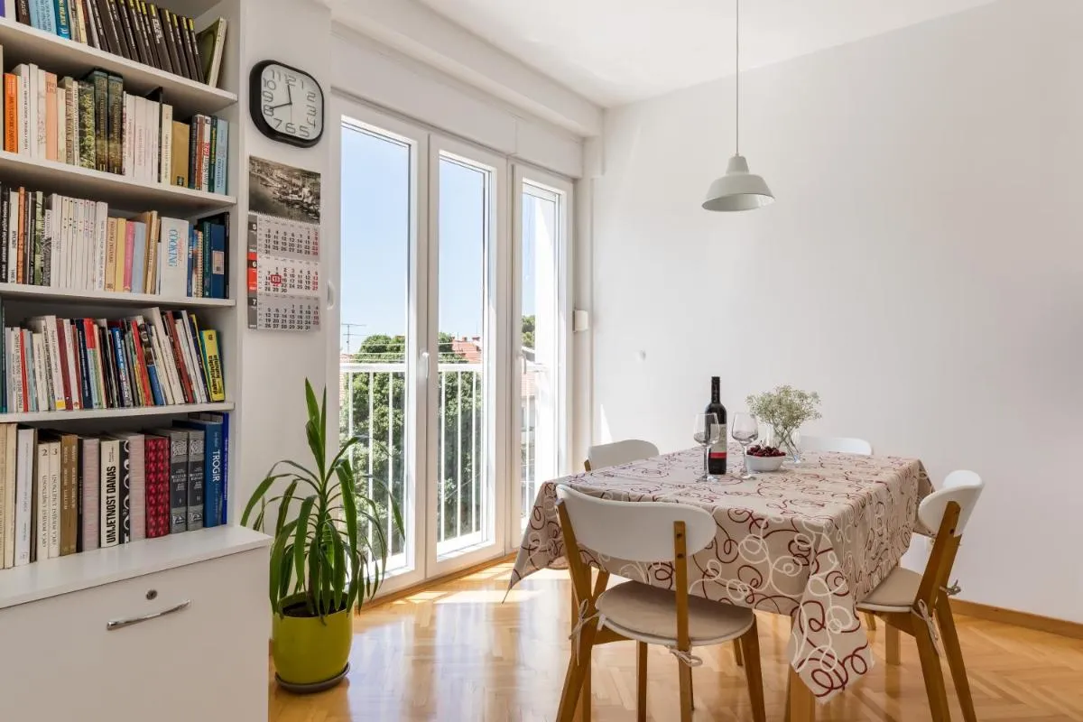 Image 2 of Sunny City Getaway close to all + View