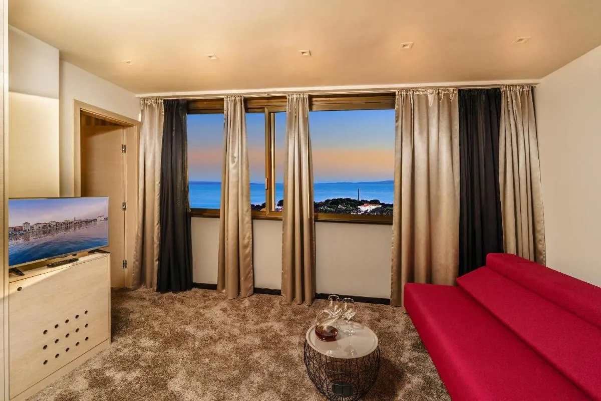 Image 5 of The View Luxury Rooms