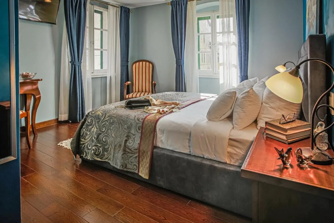 Image of Theatre luxury rooms