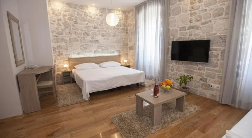 Image of Tifani Luxury Rooms 2