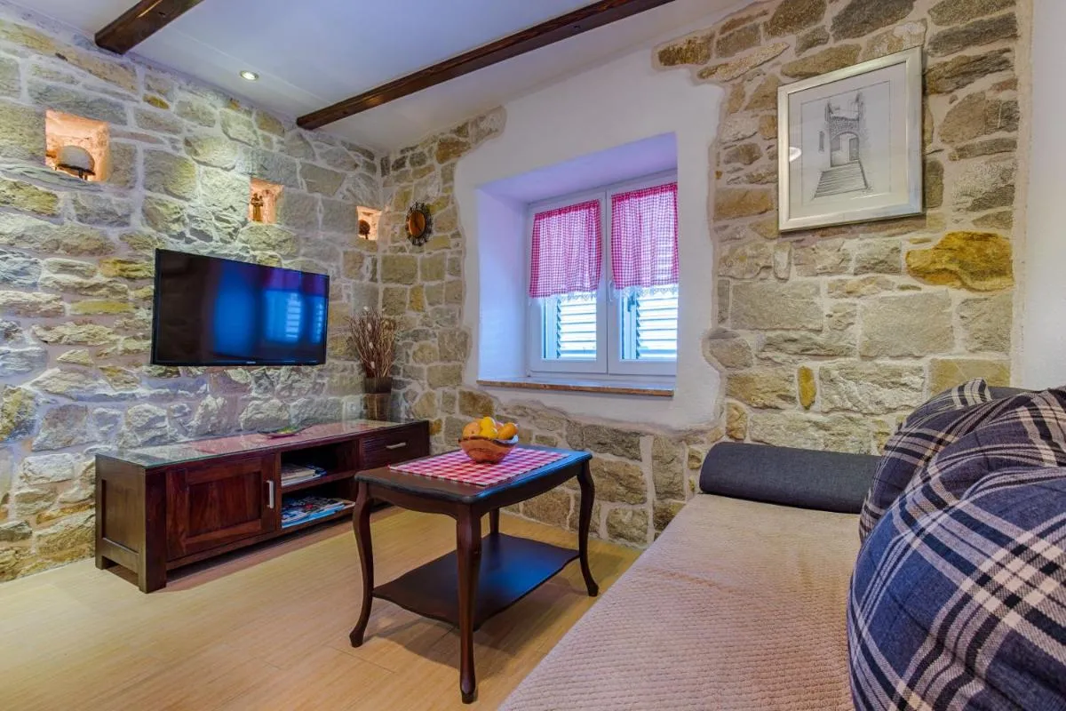 Image 4 of Tomo Apartment