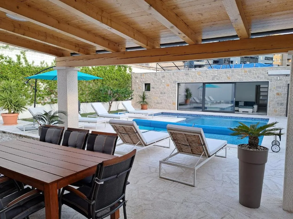 Image of VILLA ENJOY LUX private heated pool in Split