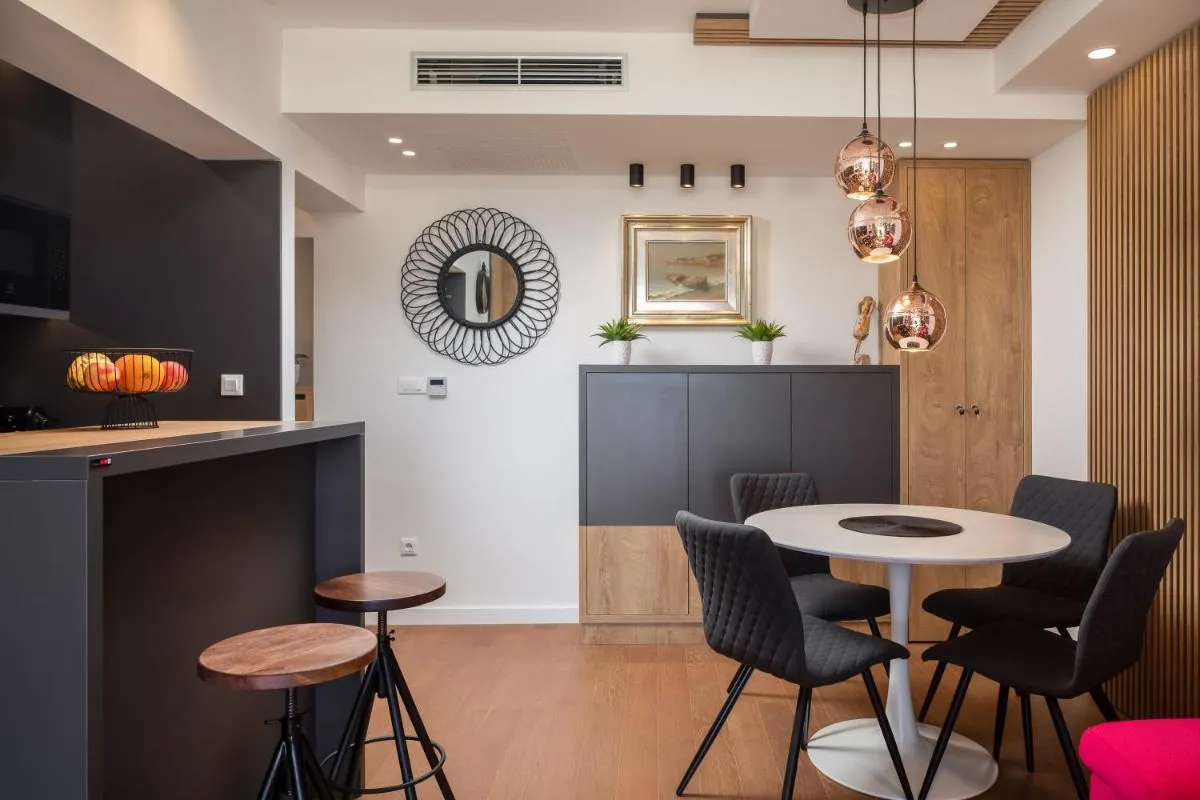 Image 3 of V Luxury Apartment