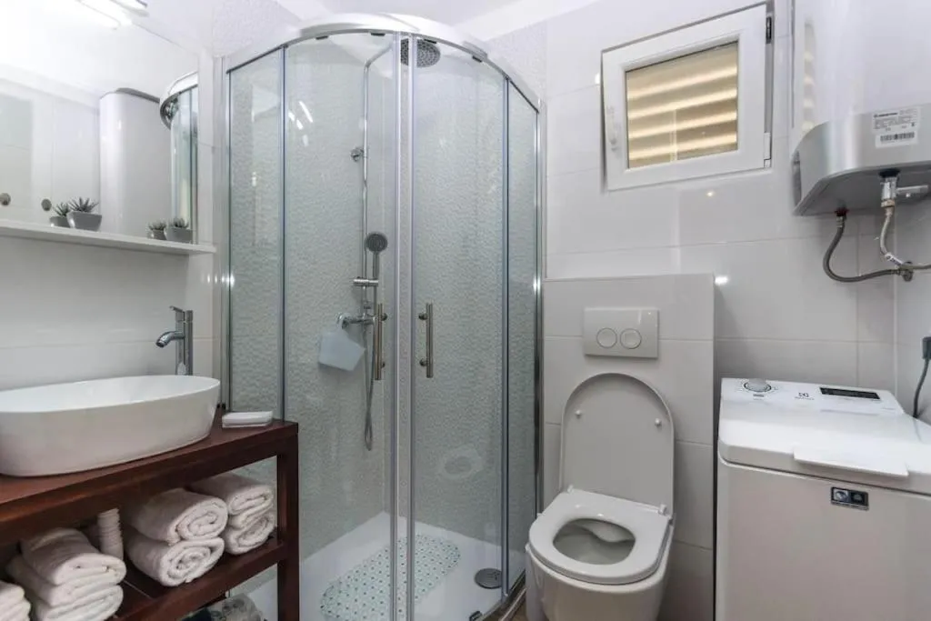 Image 2 of Wonderful apartment near city center and sea