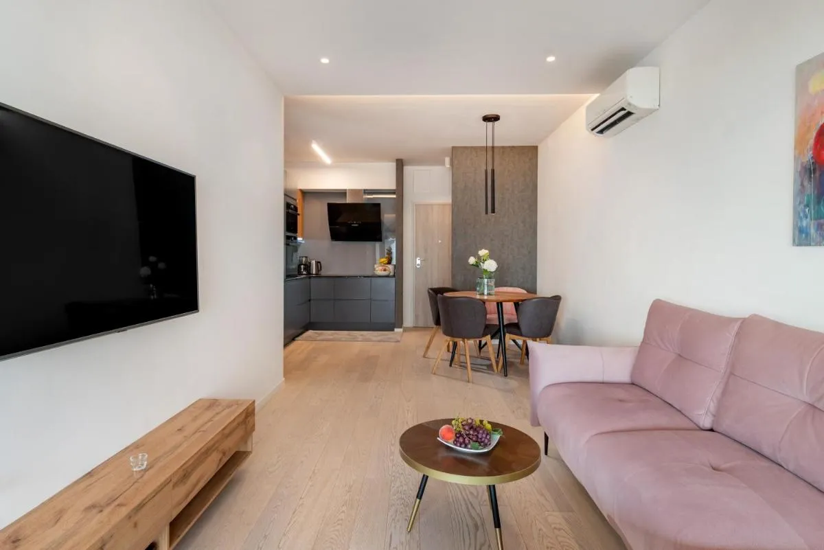 Image 4 of Zaloo, Luxury Apartment with Sea-View and Jacuzzi