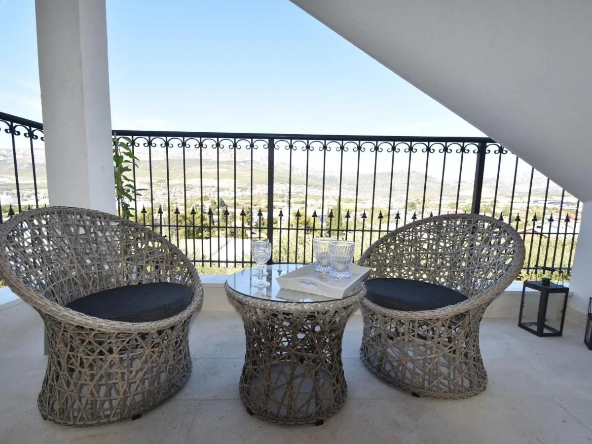 Image 2 of apartment 3 km outside the historical centre