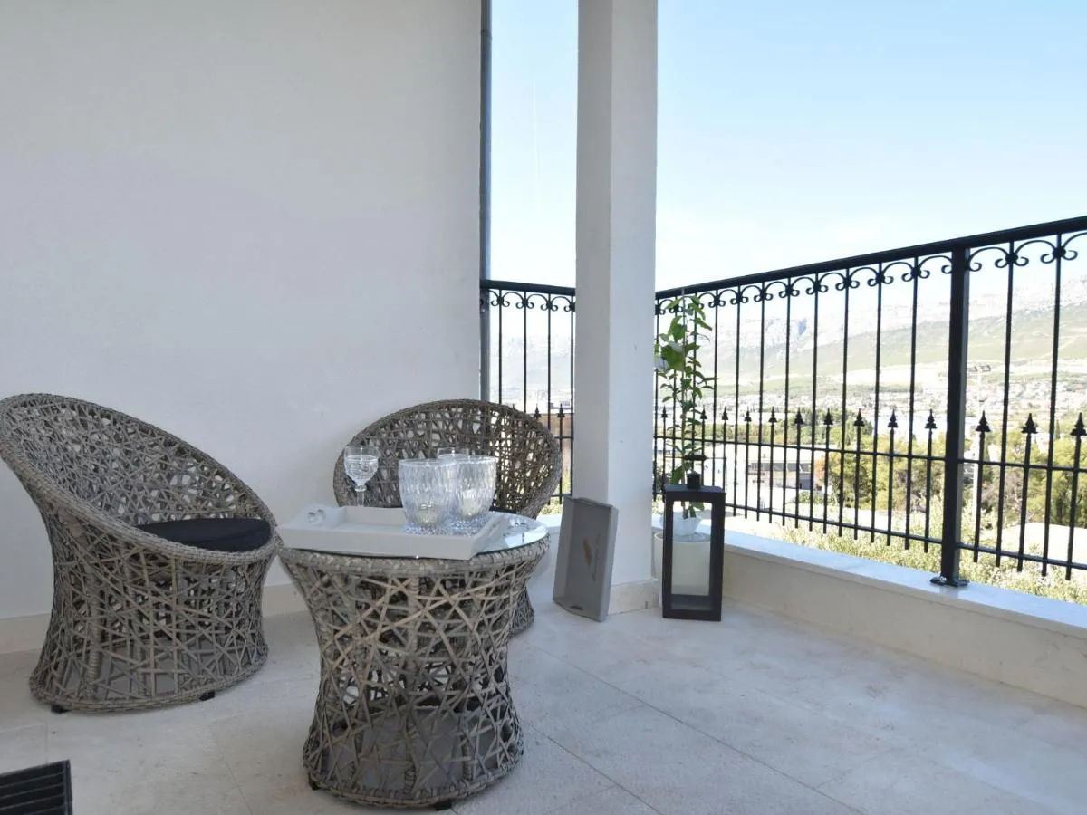 Image 1 of apartment 3 km outside the historical centre