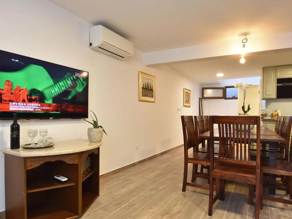 Image 6 of apartment 3 km outside the historical centre